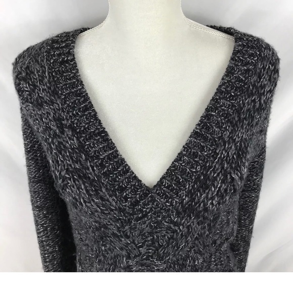Ann Taylor Chunky Knit V-Neck Sweater Size M - Picture 2 of 7